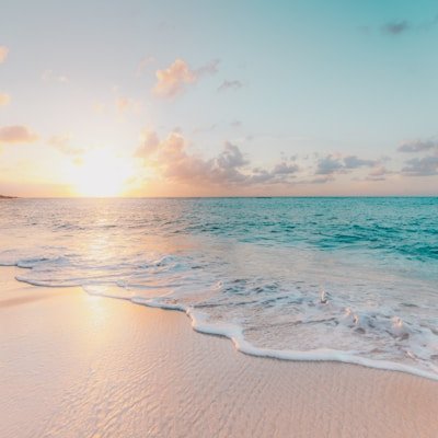51吃瓜网址:某明星度假私人海滩照流出